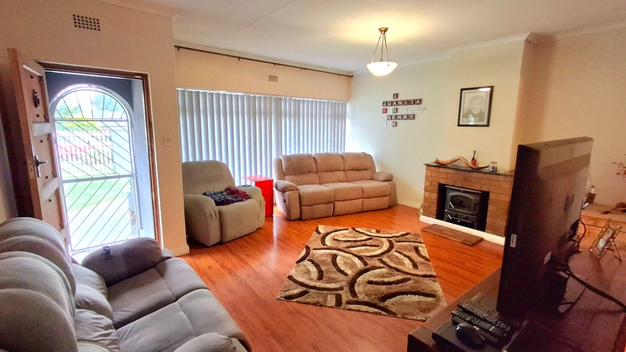 3 Bedroom Property for Sale in Vaalpark Free State